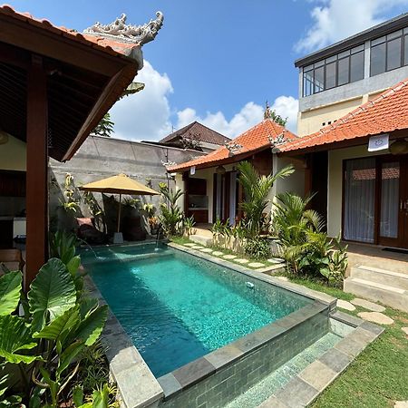Cempaka Kembar Guest House 우붓 외부 사진