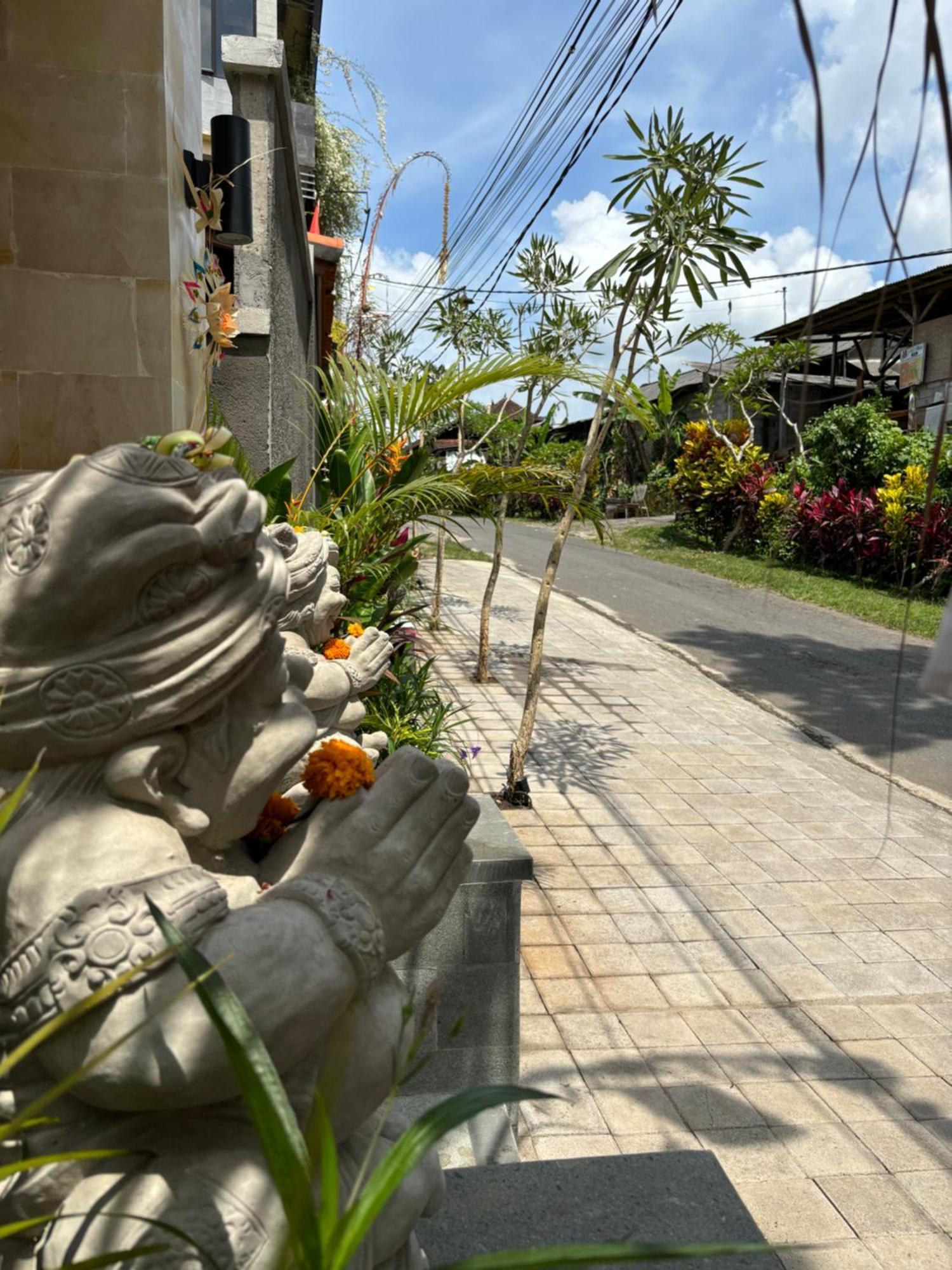 Cempaka Kembar Guest House 우붓 외부 사진