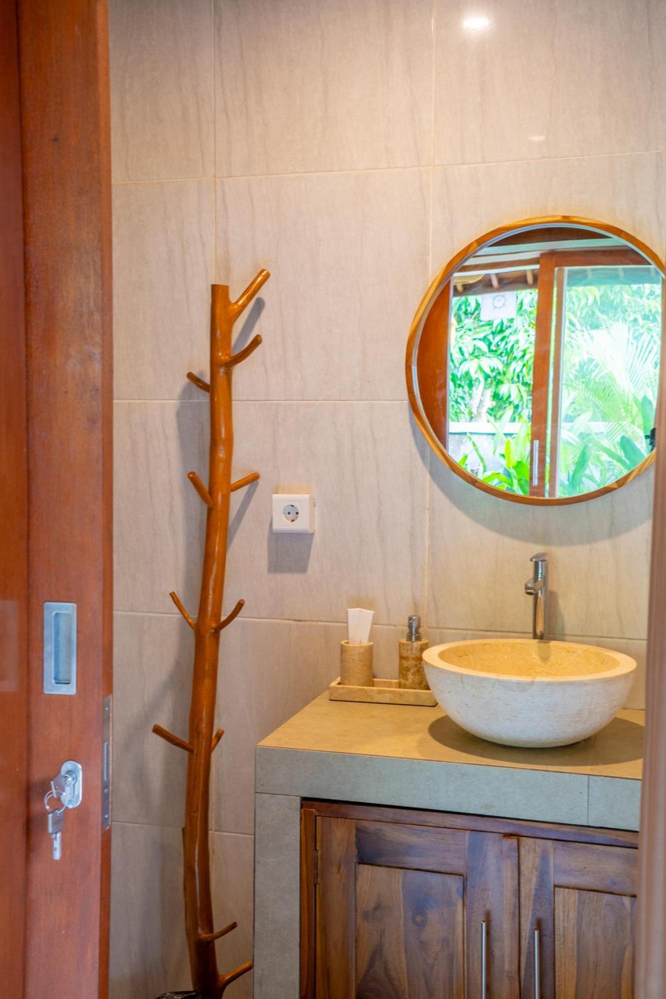 Cempaka Kembar Guest House 우붓 외부 사진